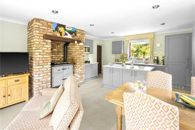 3 bed Detached for sale Image 10