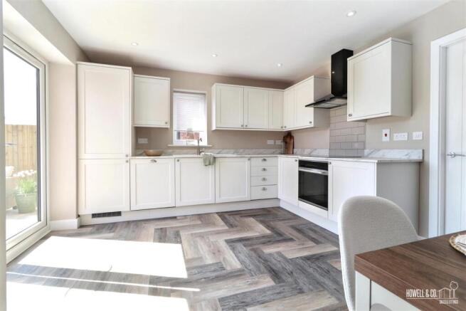 OPEN PLAN DINING KITCHEN