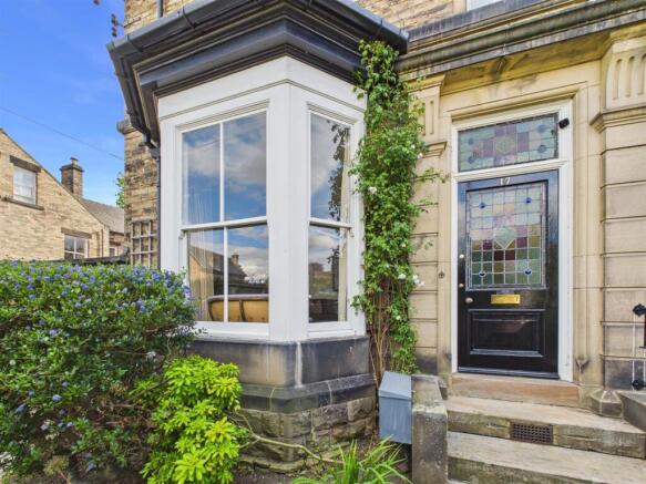 5 bed Semi-Detached for sale Image 8