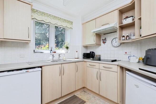 2 bed Apartment for sale Image 4