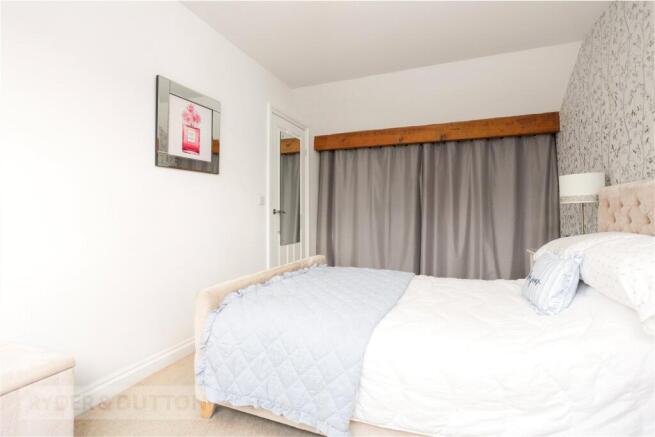 3 bed Bungalow for sale Image 9