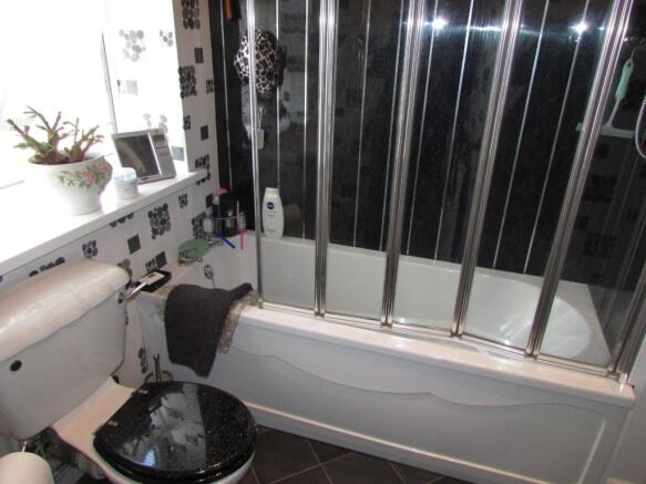 HobsonSt75bath2.JPG