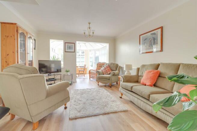 17 ERVINE PLACE INSIDE-3.jpg