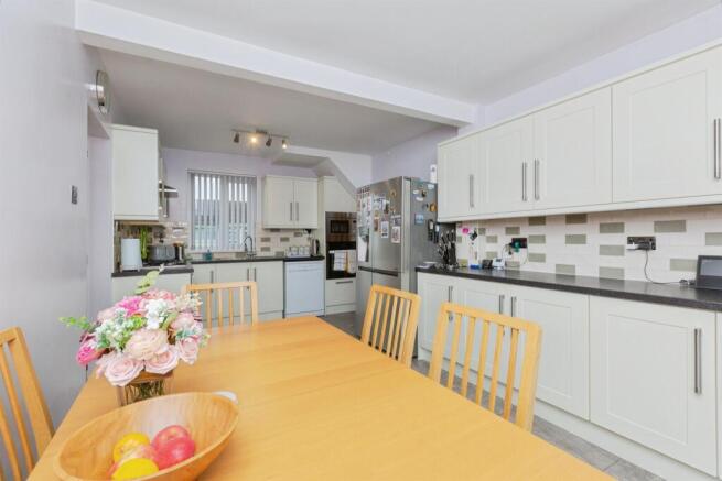 The Slade Greens, Leicester photo 4