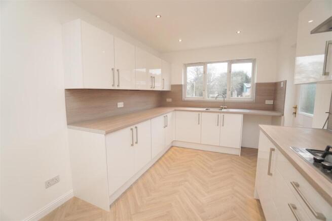 kitchen1.jpg