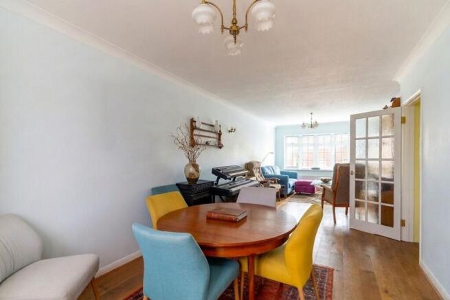 29' plus Spacious Lounge and Dining Room