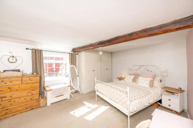 4 bed Semi-Detached for sale Image 11