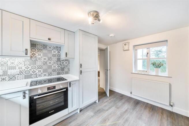 MODERN KITCHEN