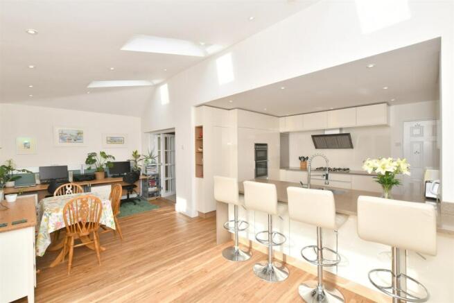 Kitchen/Breakfast Room