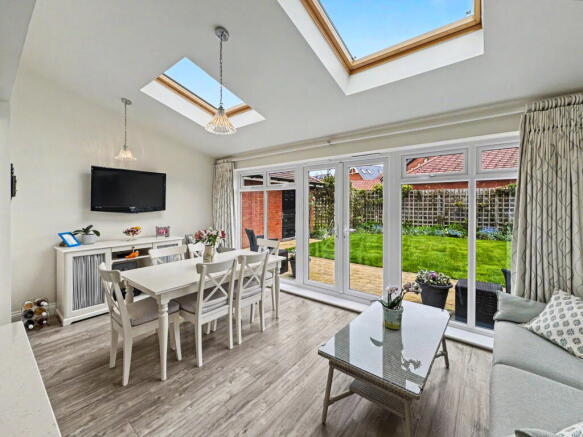 4 bed Detached for sale Image 9