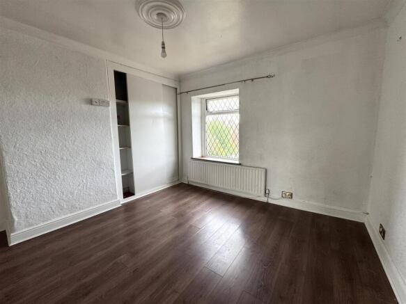 3 bed Semi-Detached for sale Image 11