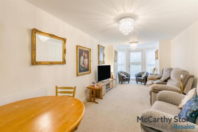 8682451-interior03.jpg