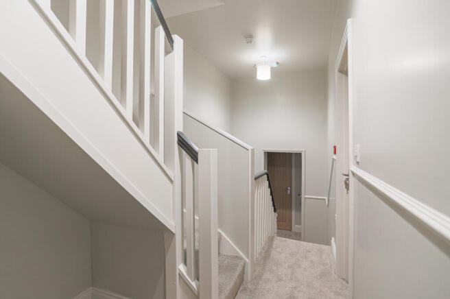1 bed House Share to rent Image 7