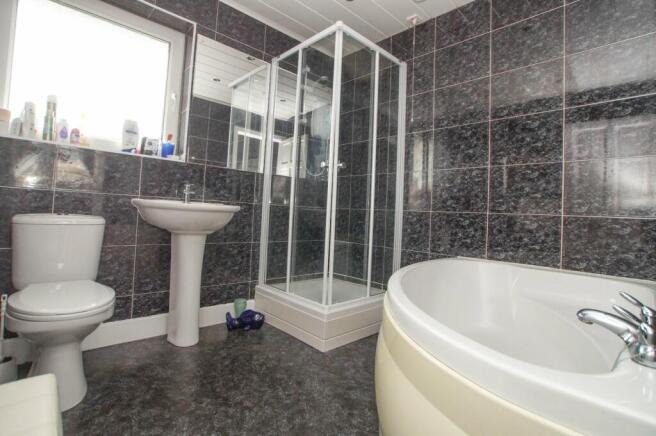 En-suite to Bedroom 
