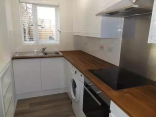 Kitchen 2.jpg