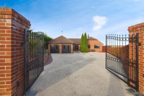 Highview, Salisbury Road, Salisbury SP4 9QL