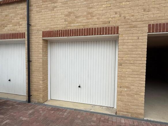 Plot 400 garage.jpeg