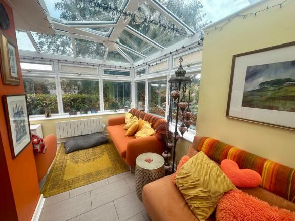 4 bed Detached Bungalow for sale Image 11