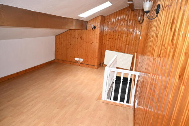 2 bed Terraced to rent Image 8