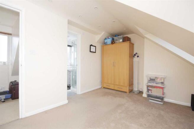 MASTER BEDROOM CONT