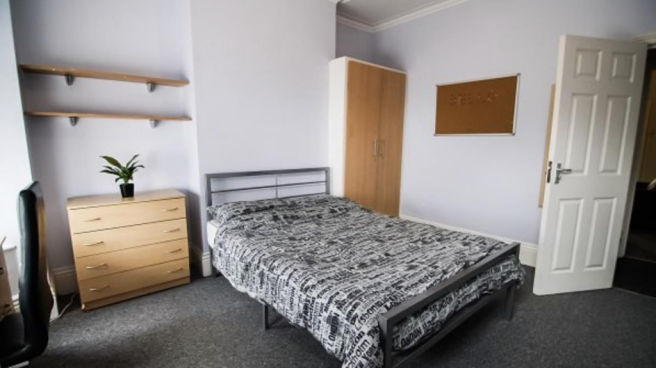 3 bed Terraced to rent Image 5