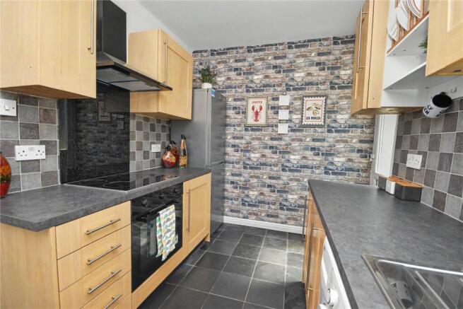2 bed Apartment for sale Image 4
