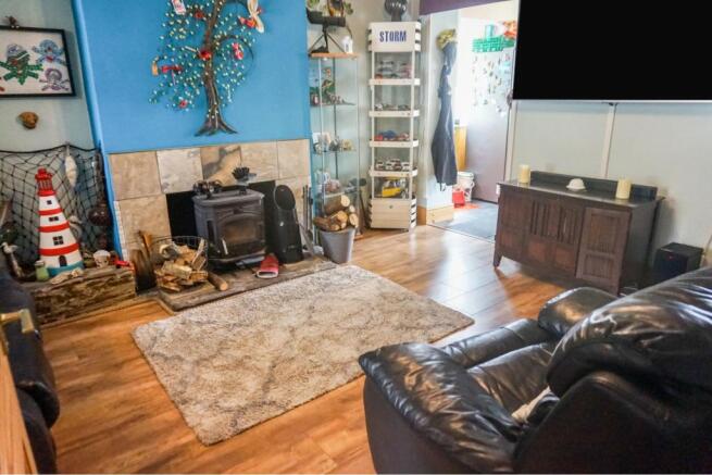 Lounge/Dining Room