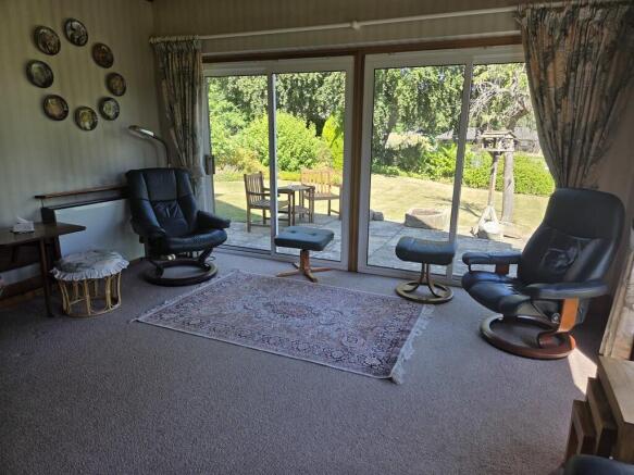 5 bed Detached for sale Image 7