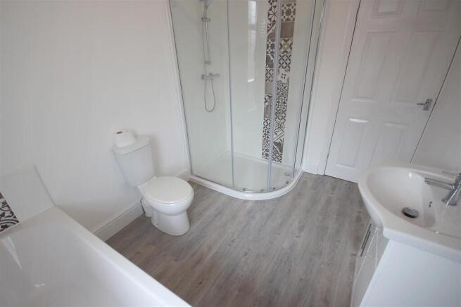 2 bed Semi-Detached to rent Image 9