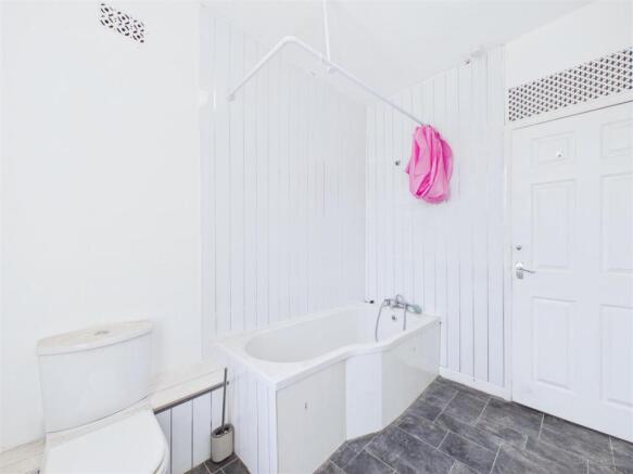 1 bed Apartment to rent Image 10