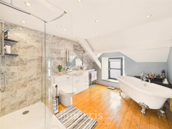 En Suite Bathroom