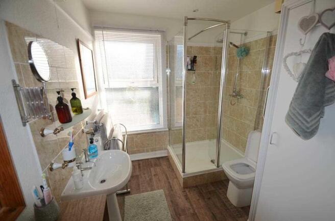 SHOWER ROOM