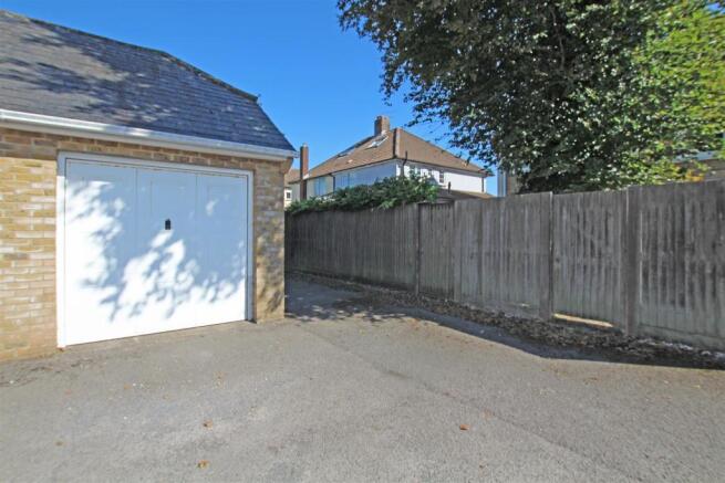 48PFR - Garage and parking.jpg