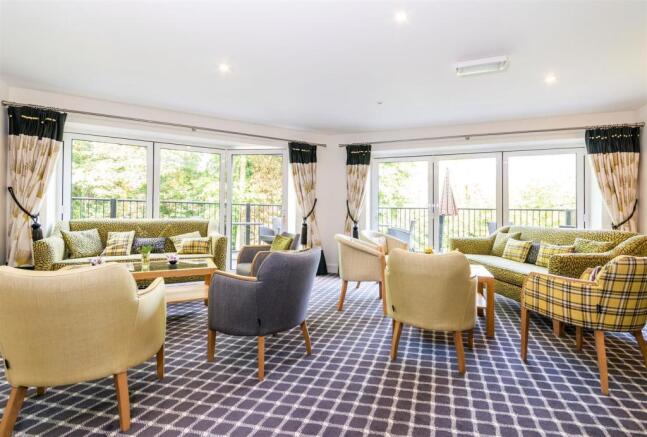 Communal Lounge 3.jpg