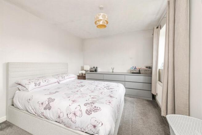3 bed Semi-Detached for sale Image 5