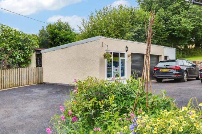 Garage / Workshop