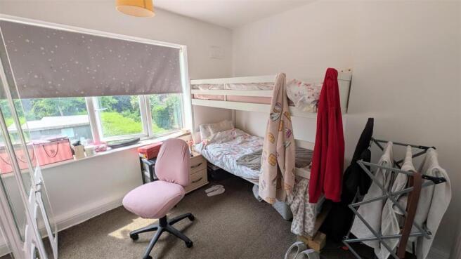 3 bed Semi-Detached to rent Image 8