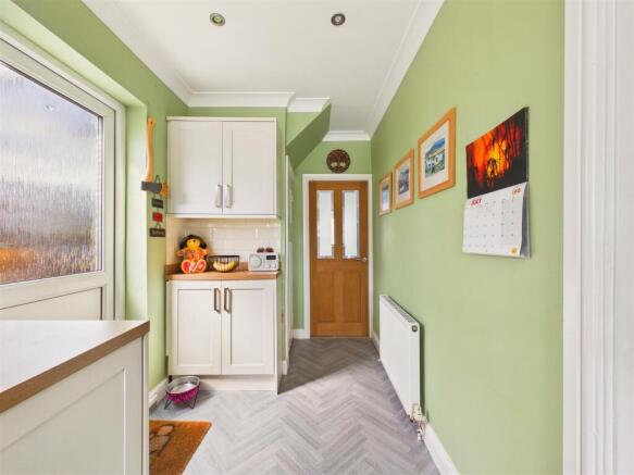 3 bed Semi-Detached for sale Image 6