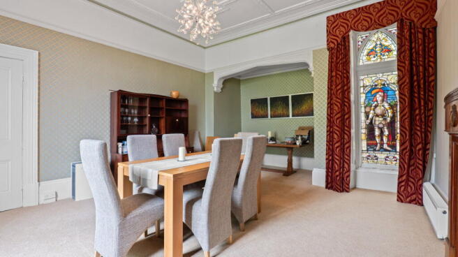 6 bed Detached for sale Image 12