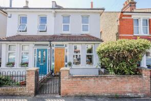 53, Leighville Grove, Leigh-on-sea SS9 2HU