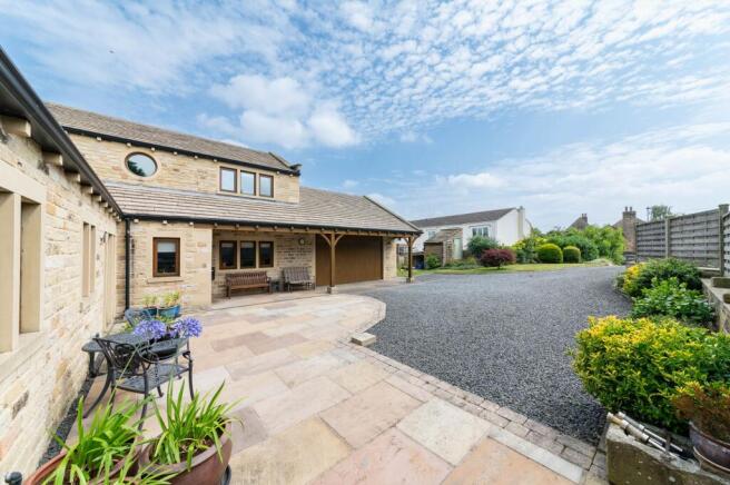 4 bed Detached for sale Image 4