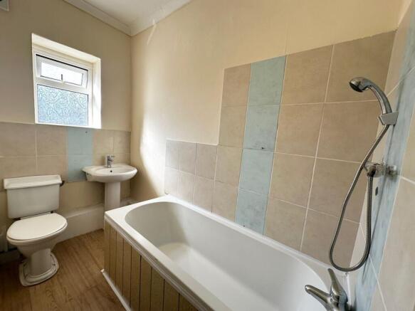 4 bed Terraced to rent Image 7