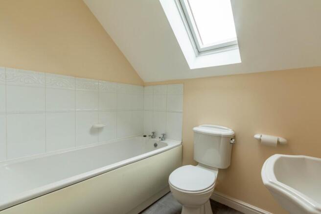 3 bed House for sale Image 6