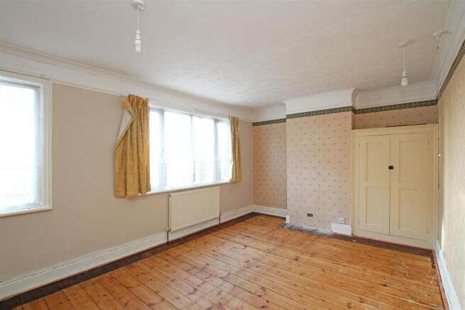 15WR - Bedroom one 1.jpg