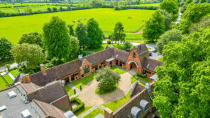 9 The Courtyard, Rock Lane Farm, Liscombe Park, Leighton Buzzard LU7 0GY