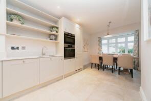 24, Consort Drive, Leatherhead KT22 0AS