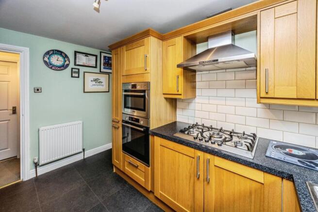 3 bed Semi-Detached for sale Image 7