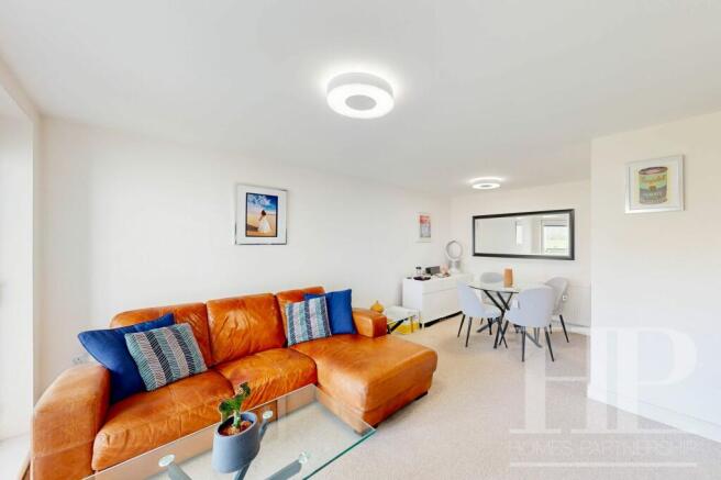 Lounge/dining room