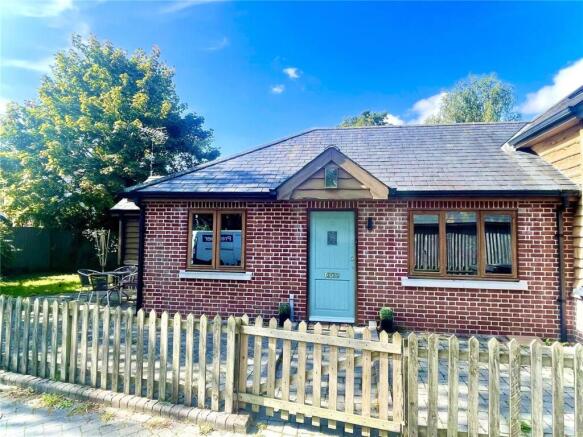 2-bed semi-detached on The Retreat, Purewell, Christchurch, £300,000