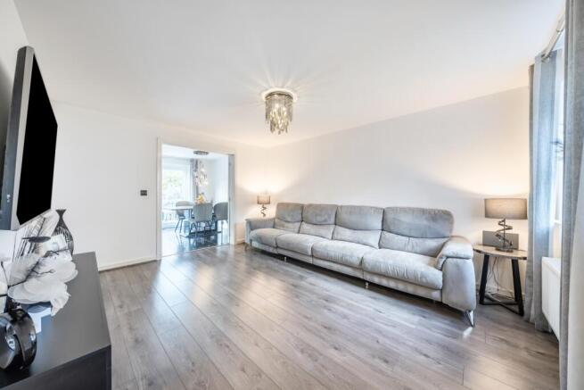 1372109-11-68f8e31646509